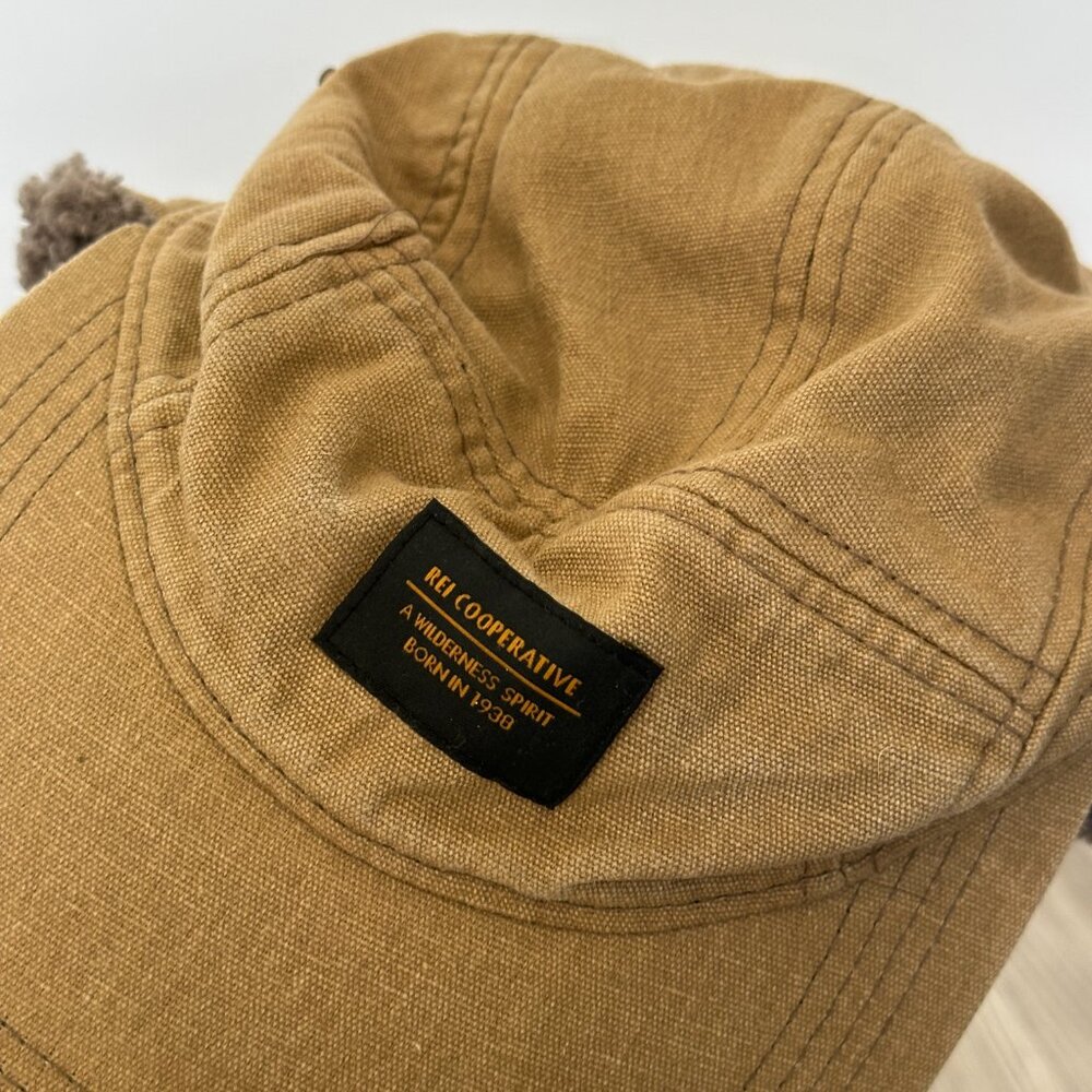 REI CO-OP Hat Farlands Ear Flaps Tan Faux Shearling Canvas sz Small / Medium